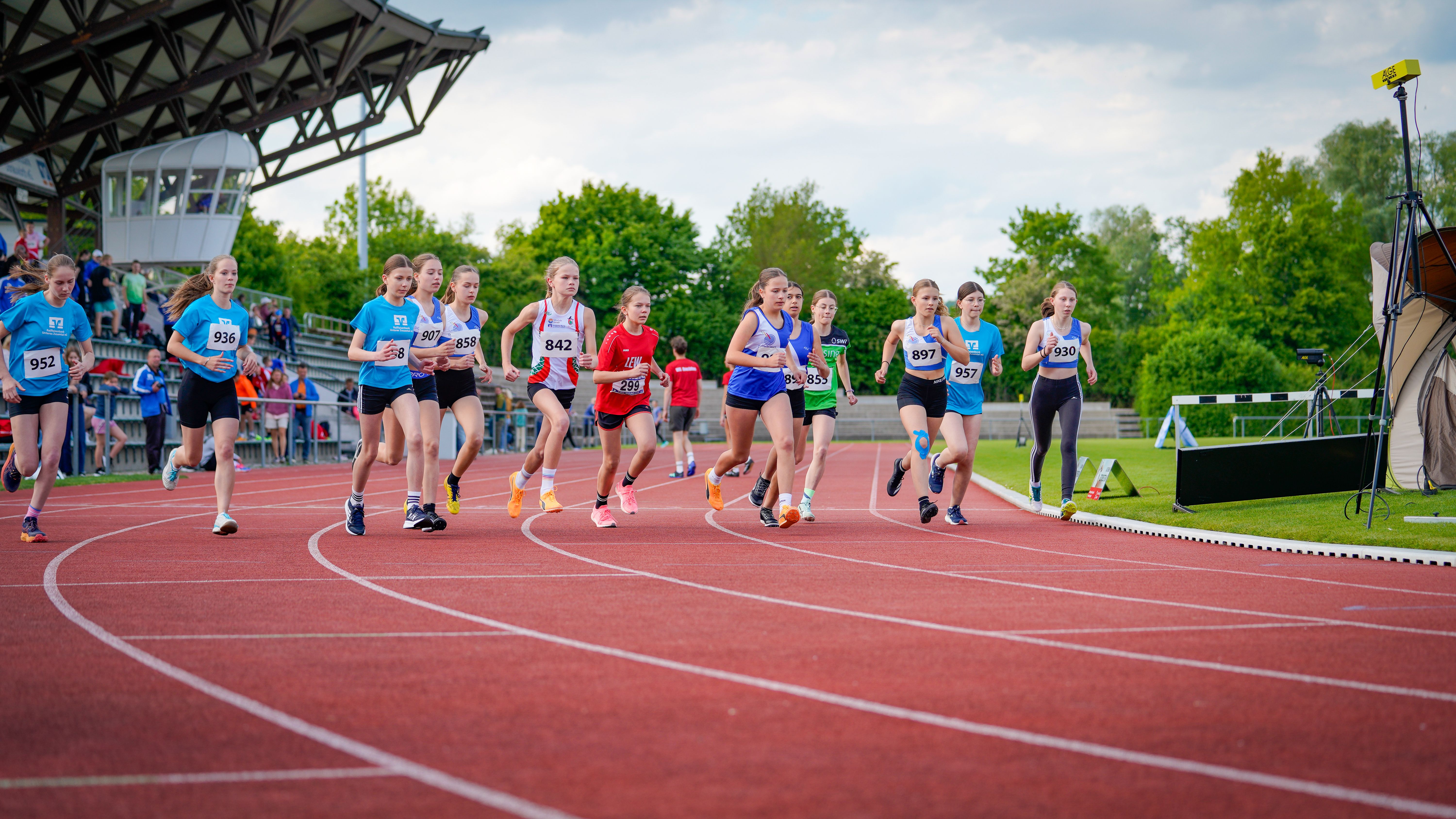 Bereits zum 13. Mal konnten Leichtathleten aller Altersklassen ihr Können auf der Laufbahn zeigen.