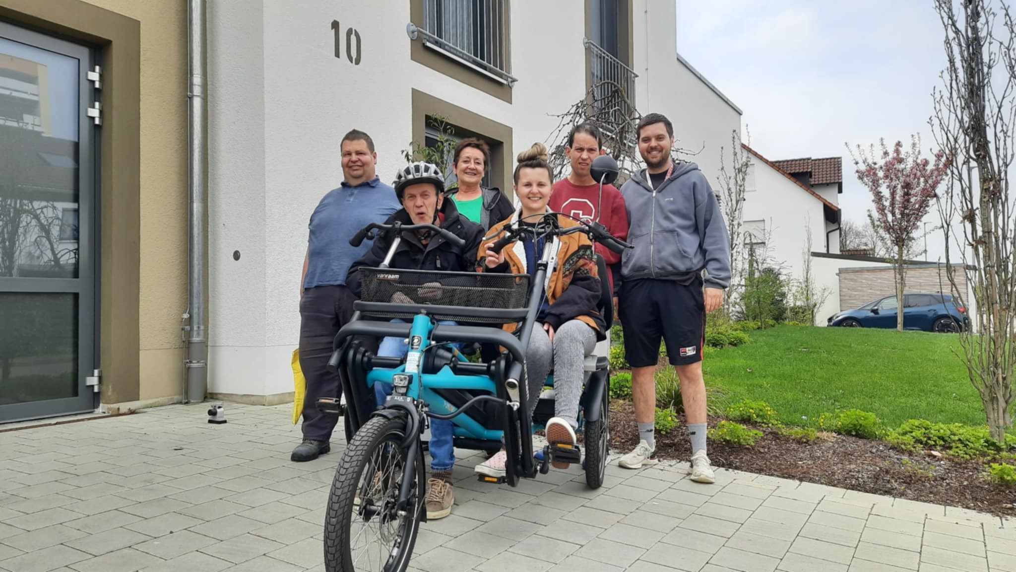 Mit der Unterstützung von „Aktion Mensch“ konnten für die Wohnbereiche in Oettingen, Dinkelsbühl, Merkendorf und Gunzenhausen jeweils sogenannte Partner-Fahrräder der Fa. Van Raam angeschafft werden.