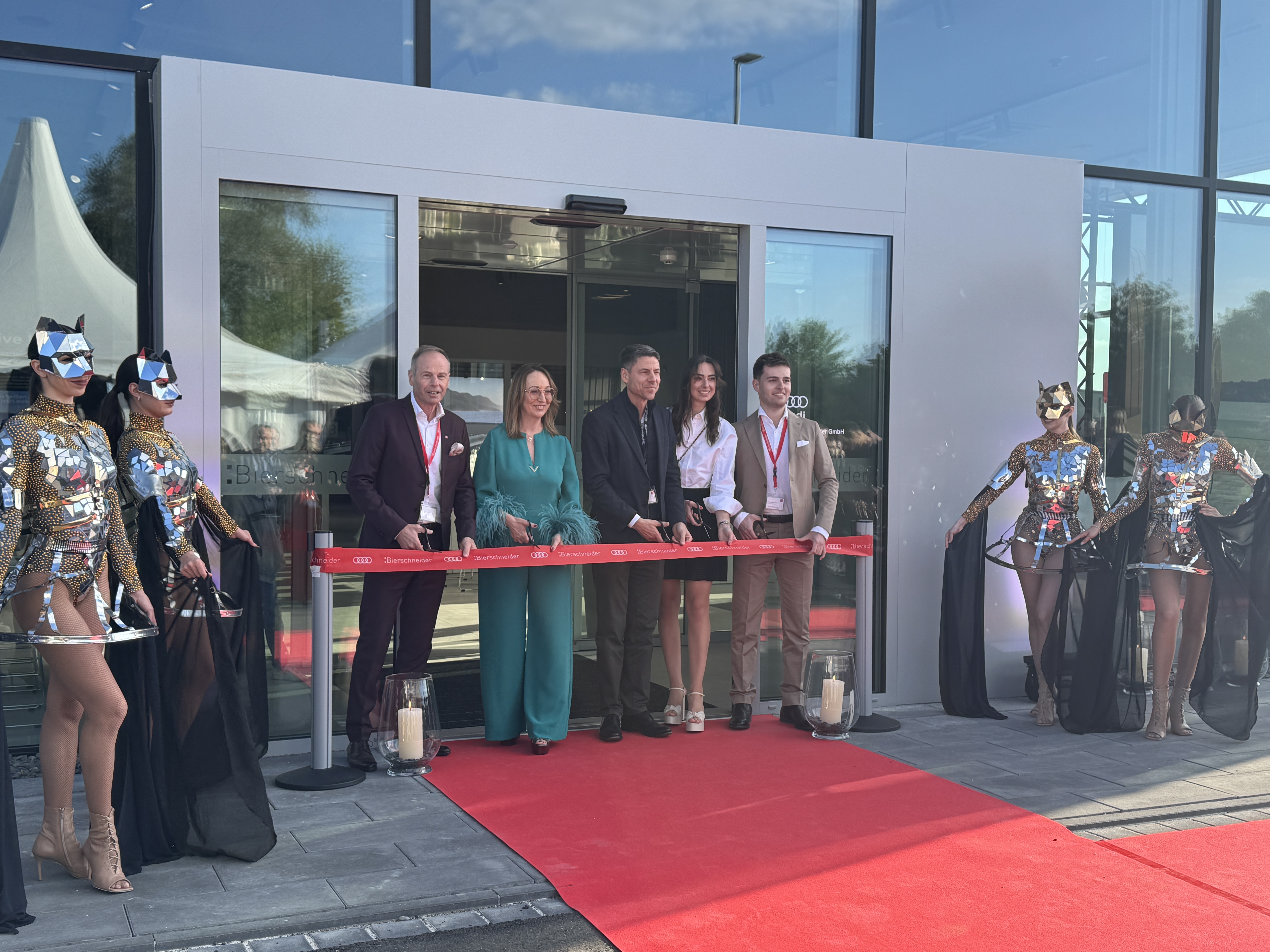 Auf dem Bild zu sehen (von links): Michael Bierschneider, Doris Fleischmann, Yves Becker-Fahr, Ines Fleischmann und Luca Fleischmann).