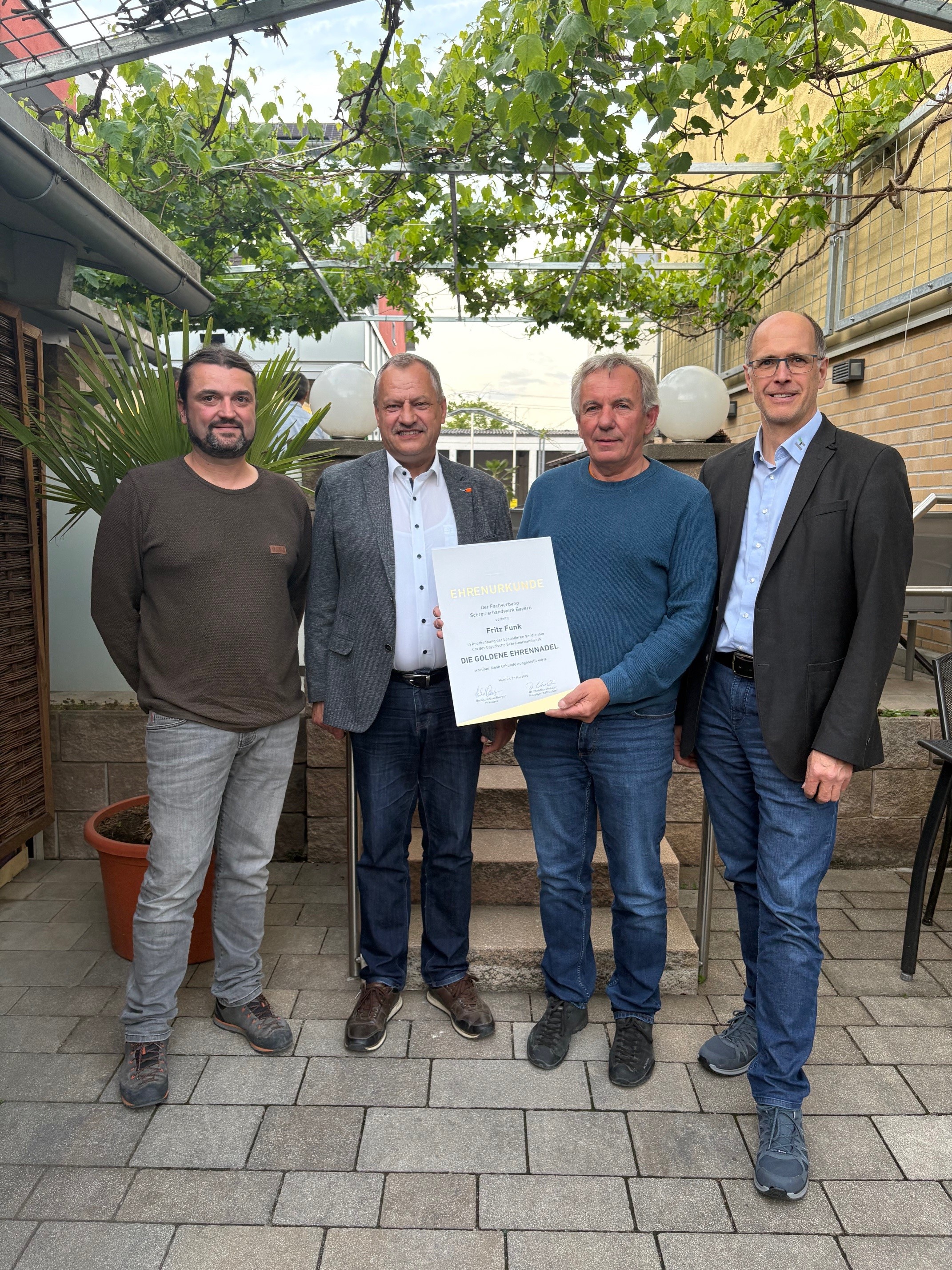 Verleihung goldene Ehrennadel