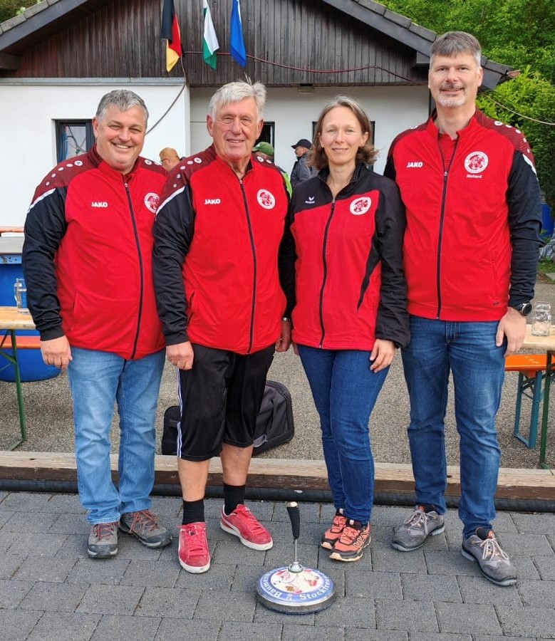 Die Vierer-Mannschaft (von links): Peter Rühl, Siegfried Krauth, Anita Steidl, Richard Helbing.