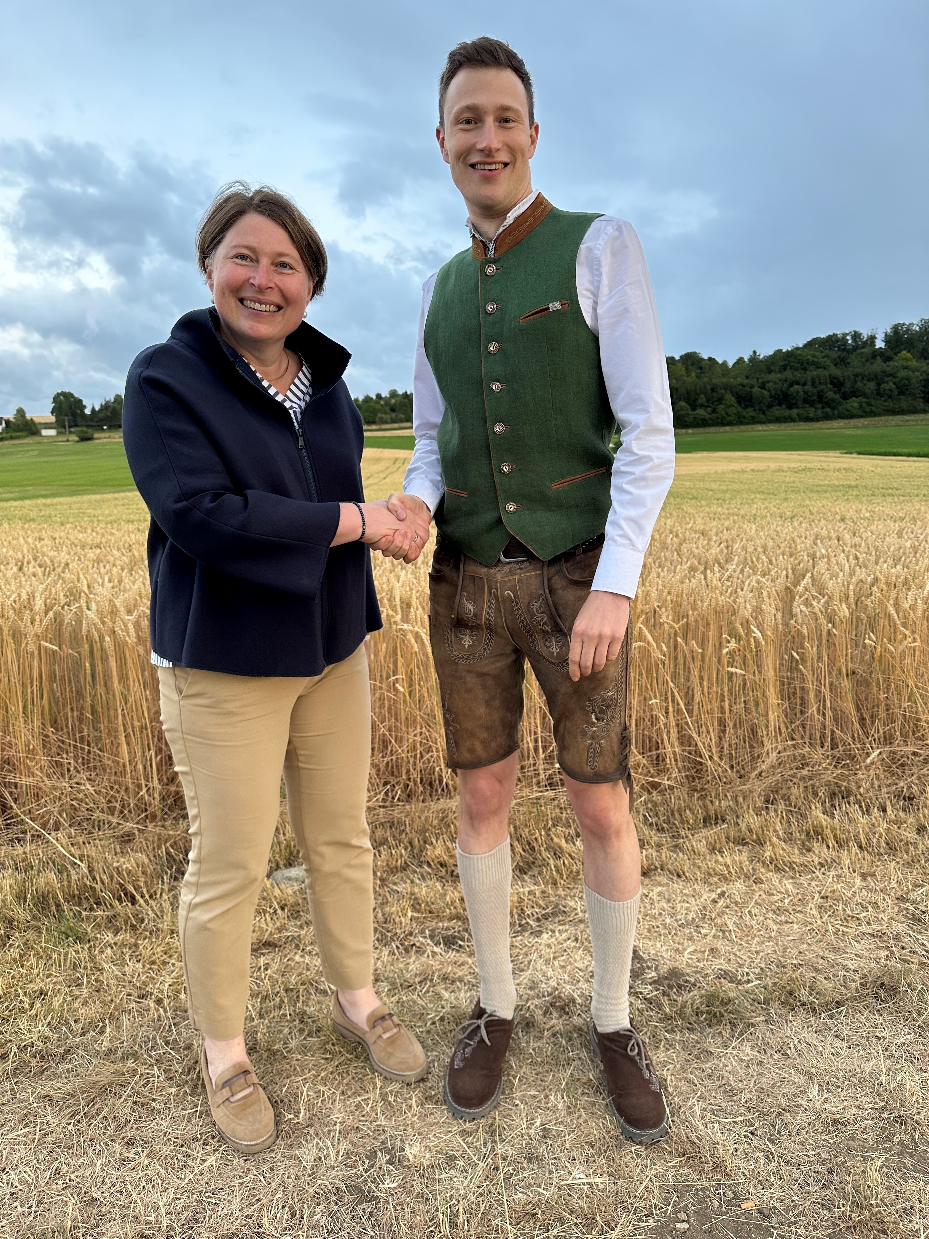 JU-Kreisvorsitzender Marco Pulci und Claudia Marb nach dem Feuerwehrfest in Hürnheim: Die Junge Union Donau-Ries unterstützt geschlossen ihre Landratskandidatur.