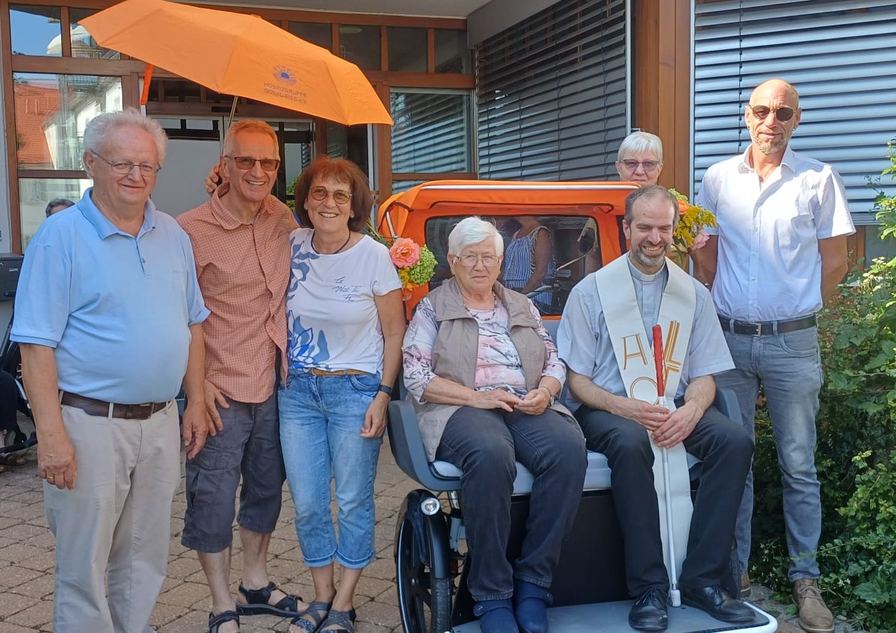Auf dem Bild zu sehen sind (von links nach rechts, 1. Reihe): Hans Roßkopf, Karl-Heinz Vogel, Imelda Vogel´, Margret Vogel, Pfarrvikar Reiner Herteis, Rainer Kaufmann; hinten: Margit Kaufmann