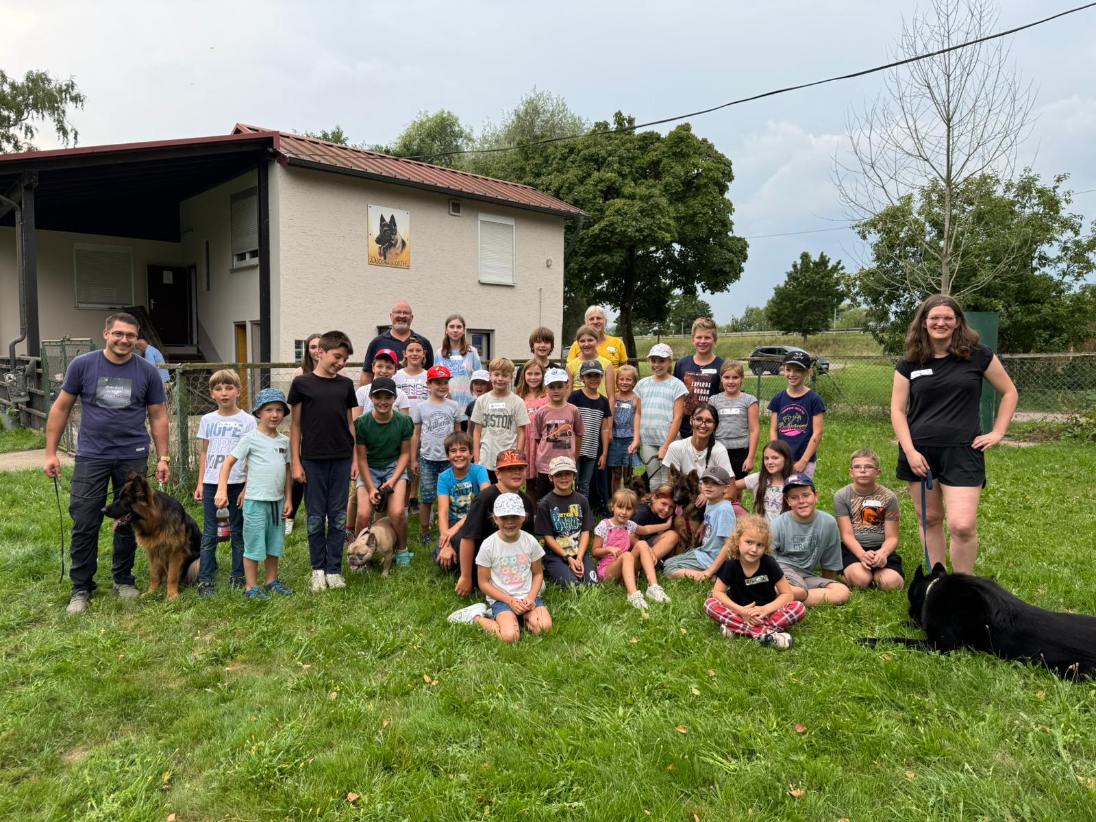 Ein toller Tag für Kinder und Hunde.