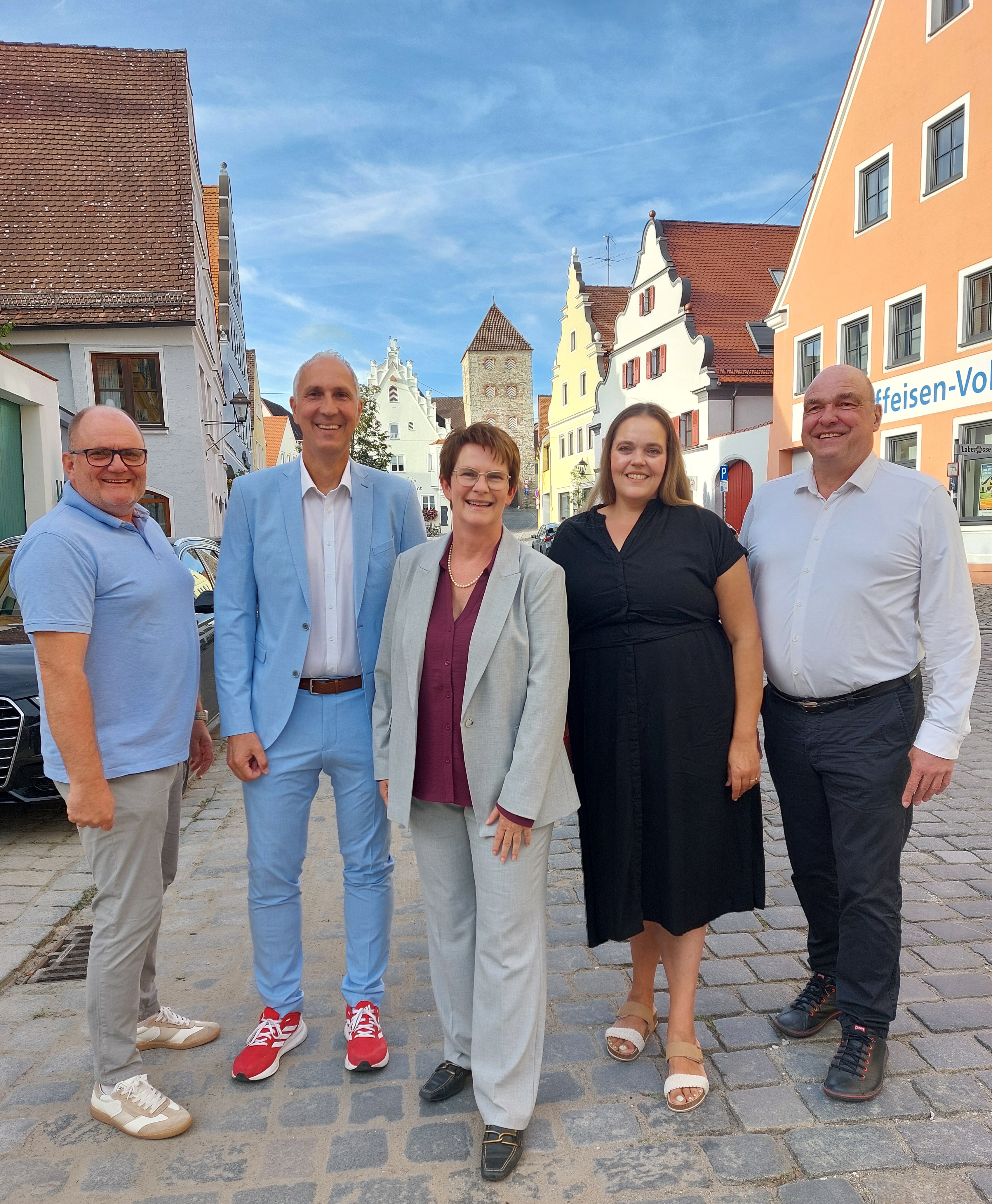 V.l.n.r.: Georg Wiedemann, Christoph Schmid, Claudia Müller, Marion Segnitzer, Peter Moll (Vorstandschaft SPD Unterbezirk Donau-Ries)