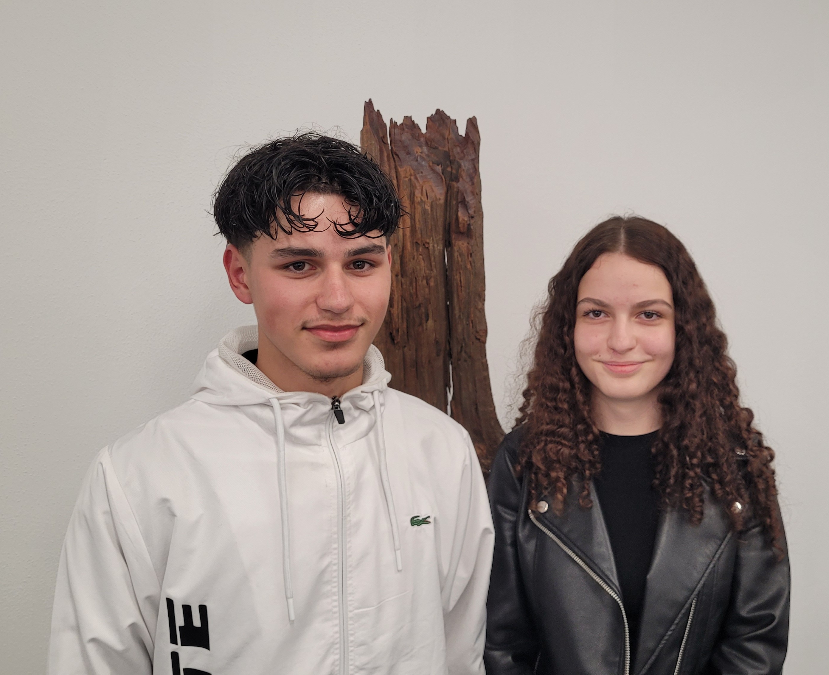 Landkreisschülersprecher Ljuca Ilhan, Leonhart-Fuchs-Mittelschule Wemding und seine Stellvertreterin Alejna Mazlami, Moll-Bercy-Mittelschule Wallerstein
