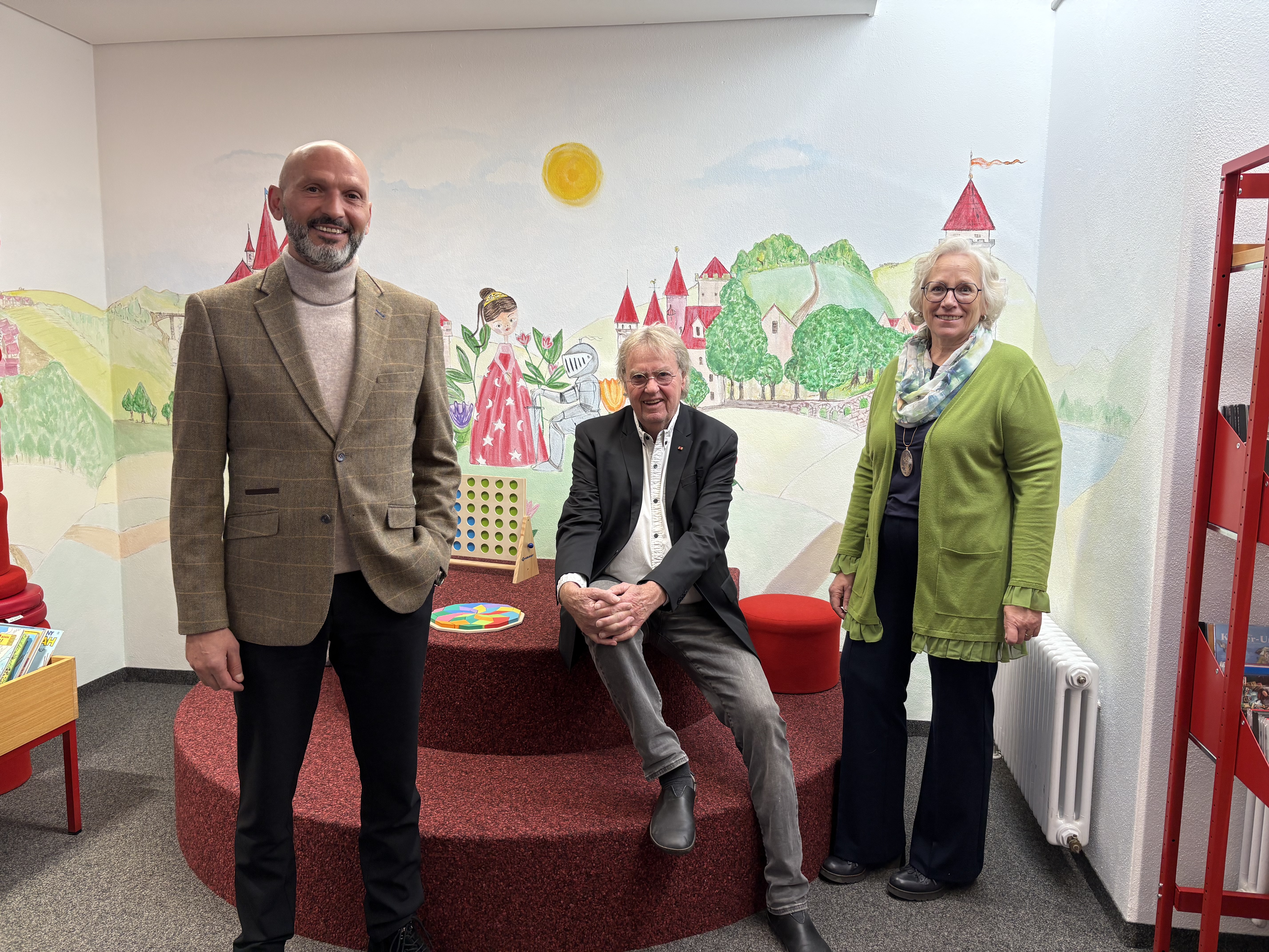 Murat Koc (Personal Matrix, Spender), Johann Streitberger (Vorsitzender und Gründer Juventas Stiftung) und Irmgard Assmann (Vorsitzende Juventas Stiftung).