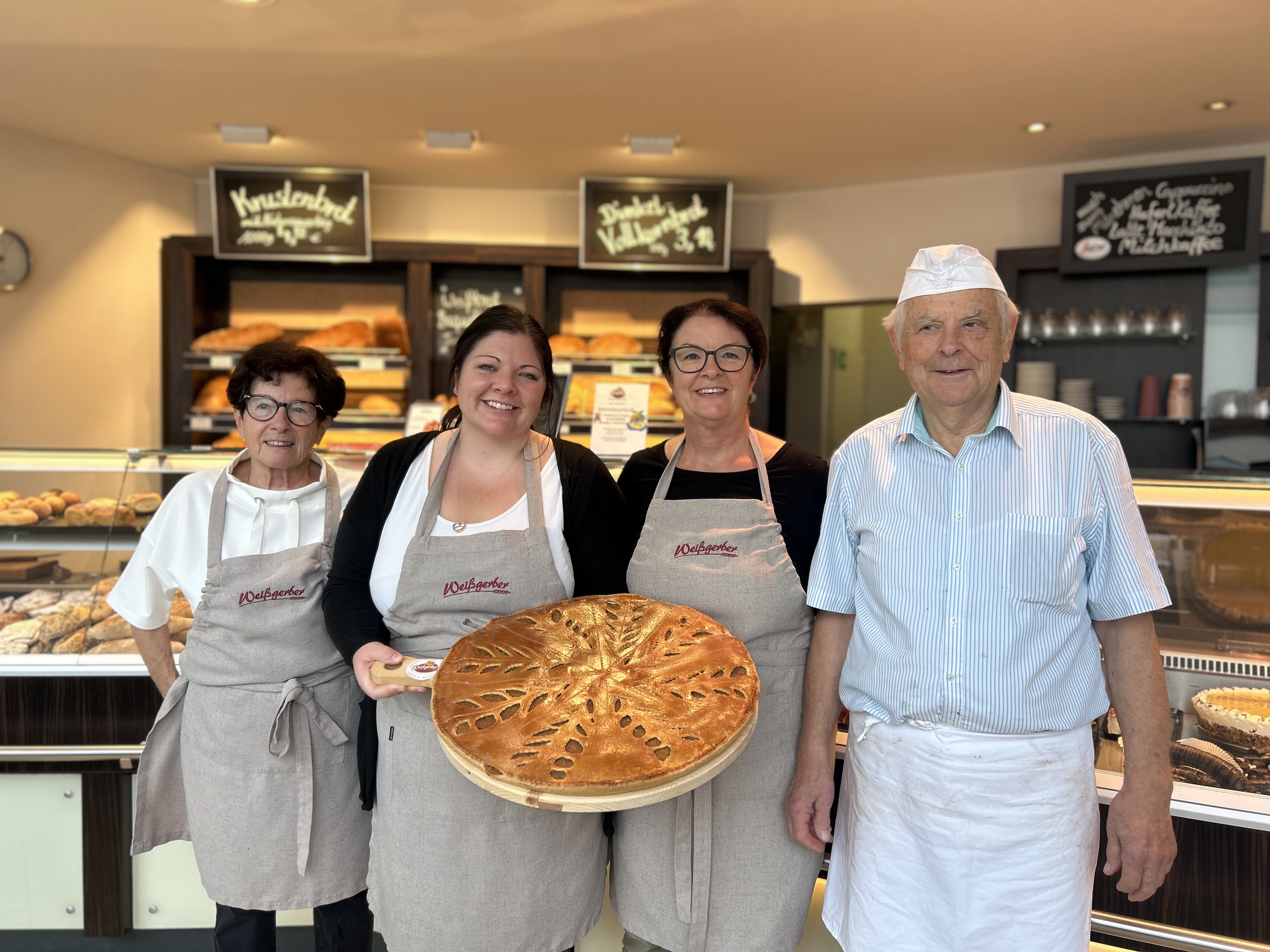 Drei Generationen Bäckereitradition: Friedel Penn-Weißgerber, Lena Scherer, Kerstin Lasser und Willi Weißgerber (v.l.).