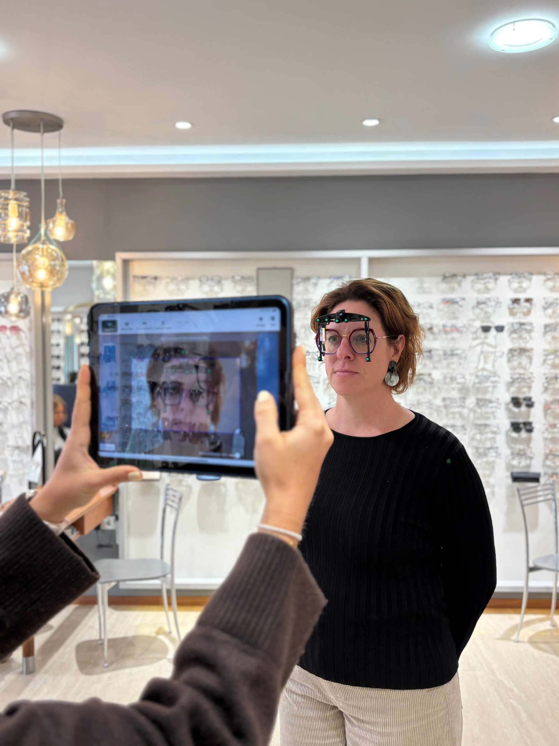 Passgenaue Gleitsichtbrillen bei Optik Augenblick.