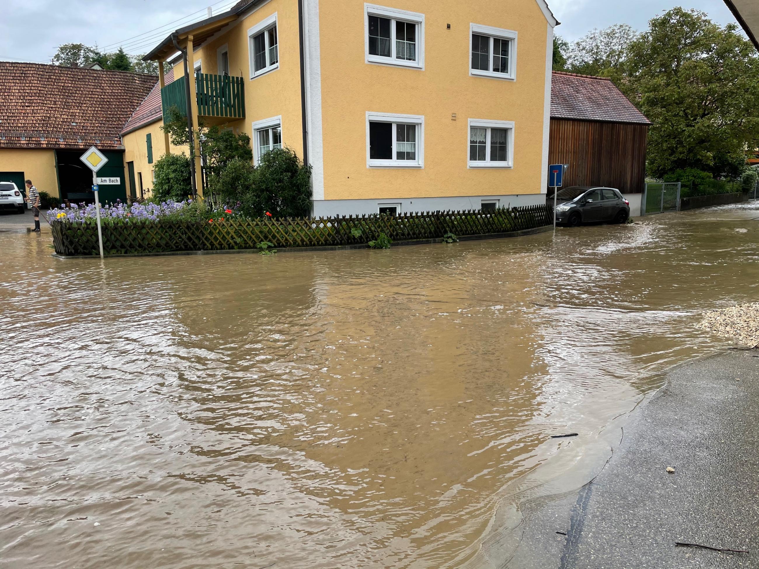 Hochwasser Bayern 2021 Aktuell Pegel In Bayern Steigen Gewitter Sorgen Fur Hochwassermeldungen
