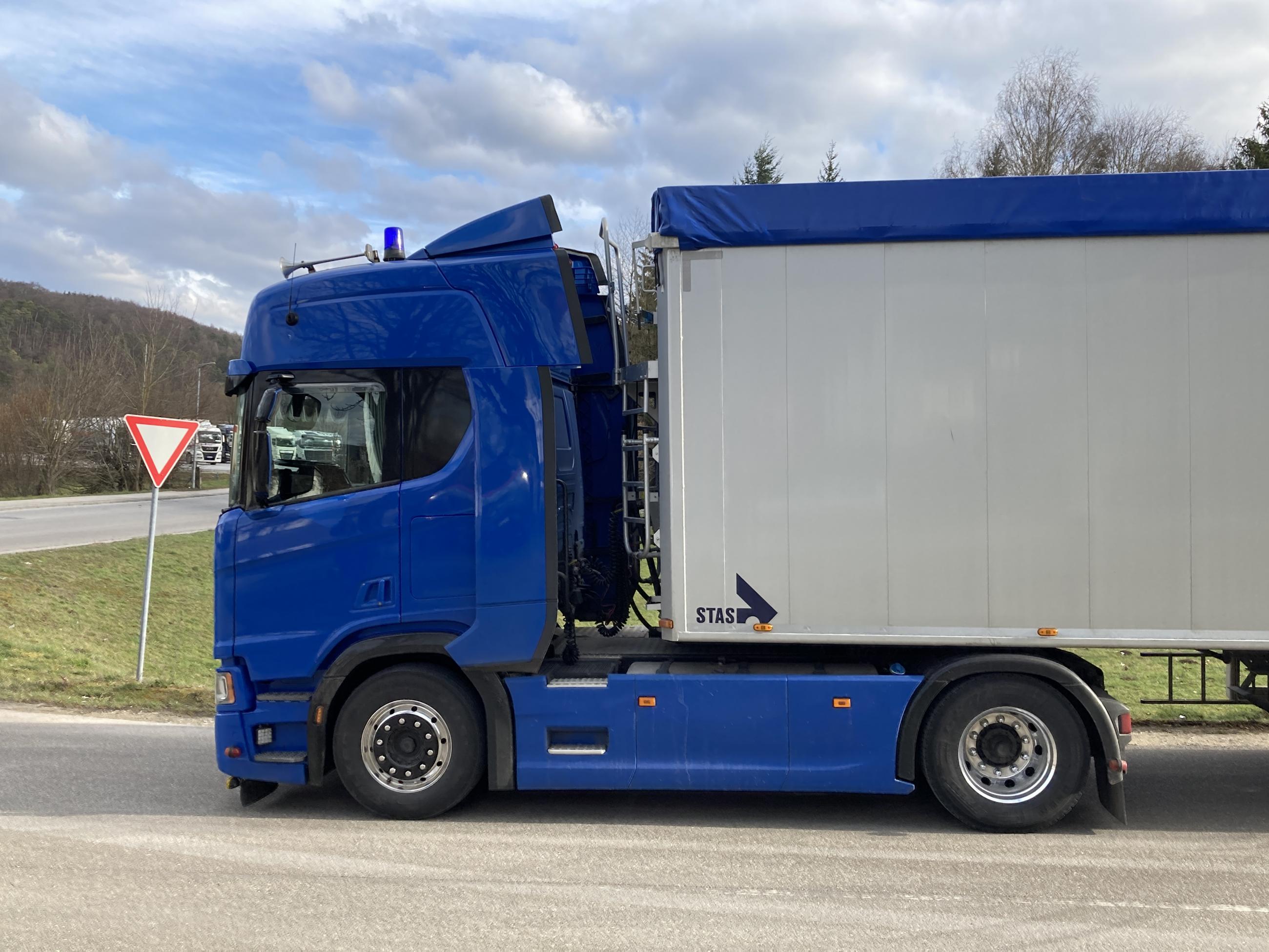 Rasender „Polizei-Lkw“ Aus Dem Verkehr Gezogen|Harburg|Donau-Ries-Aktuell