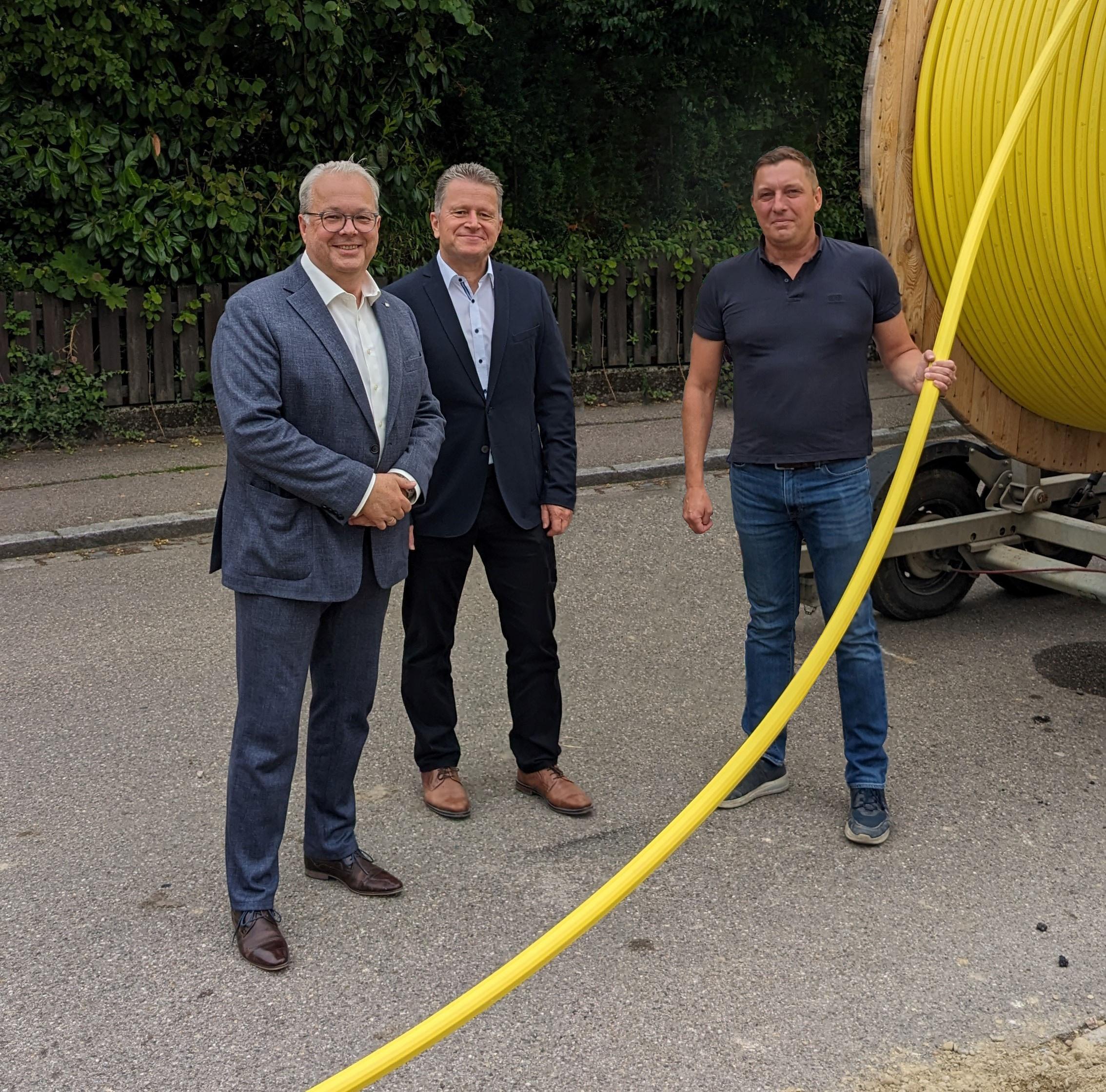 Spatenstich Für Den Glasfaserausbau In Rain: Bauarbeiten Im Stadtgebiet ...